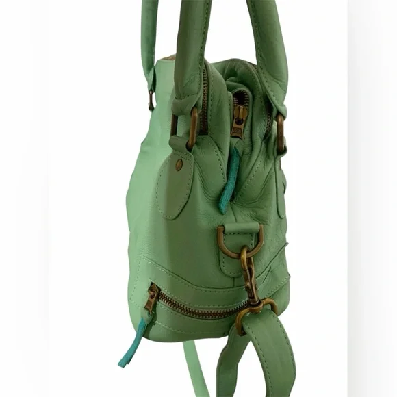 Wanderers Travel Co. “THE BANFF CROSSBODY” - Picture 4 of 8